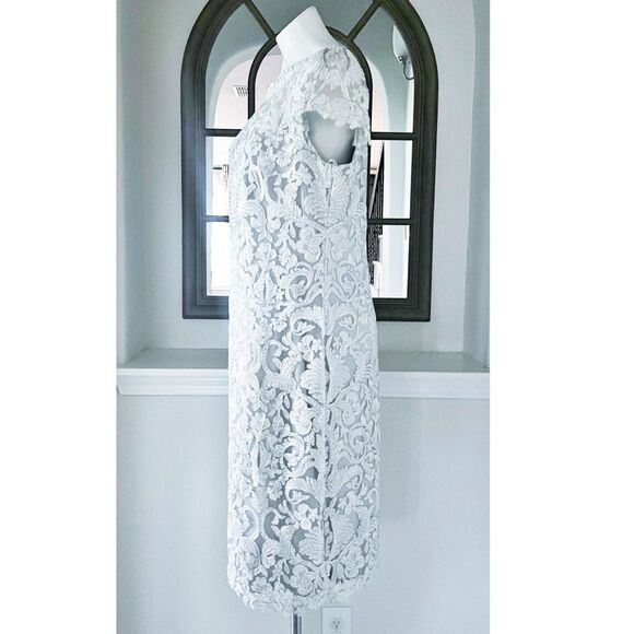 Tadashi Shoji Corded Lace Dress in Silver, NWT, Size 16 - Picture 4 of 8